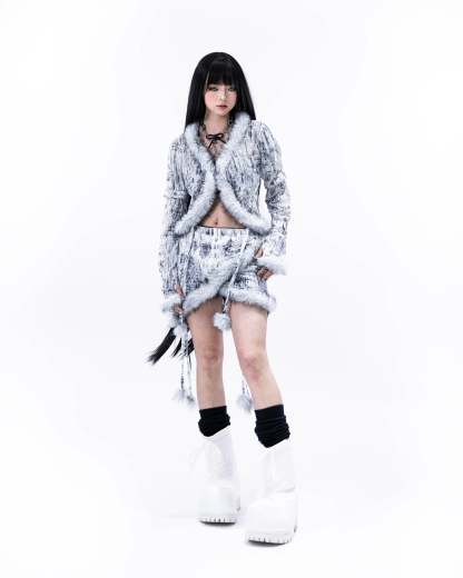 <IT's N0T BLACK & WHITE> - WHITE CYGNUS OLOR