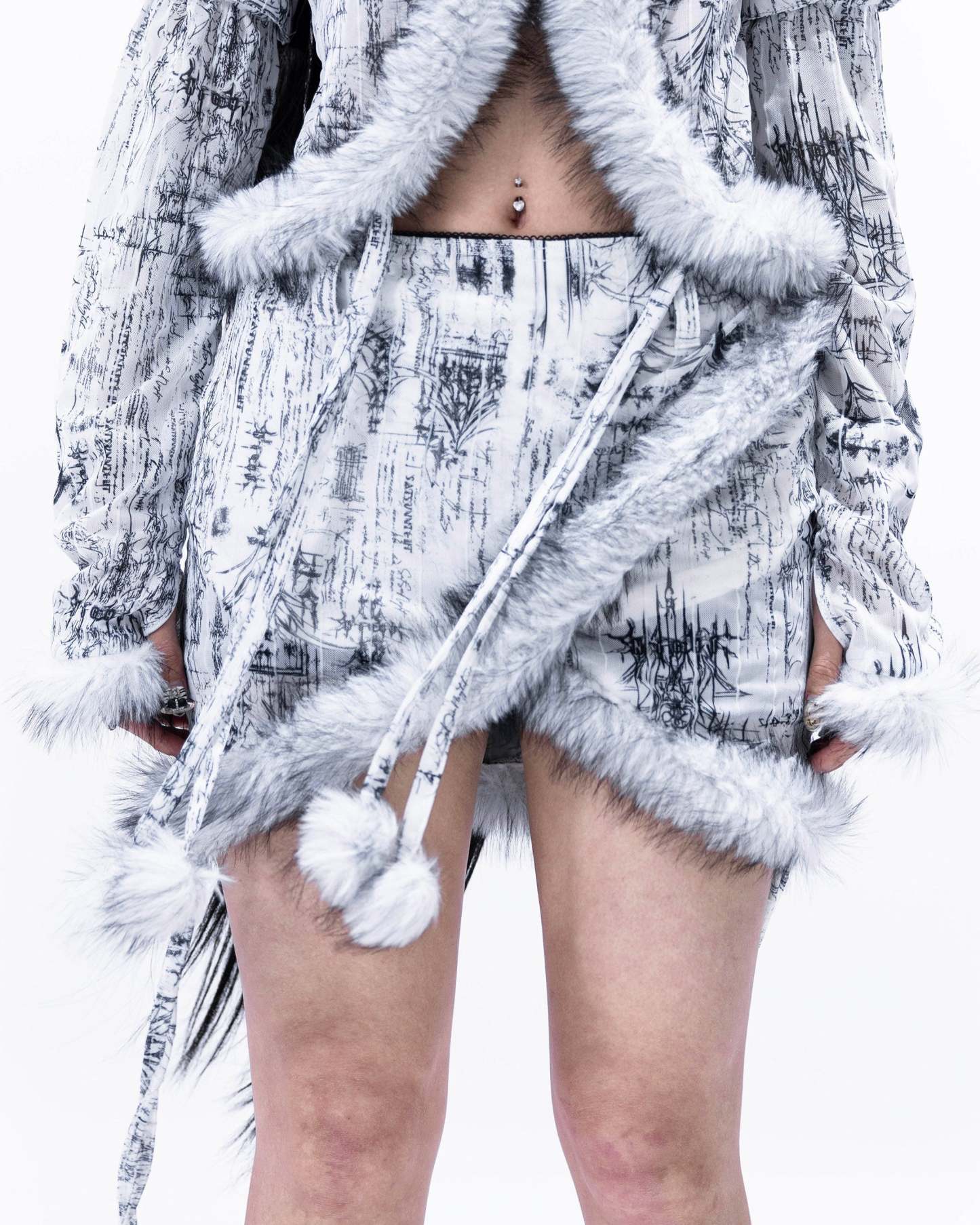 <IT's N0T BLACK & WHITE> - WHITE CYGNUS OLOR