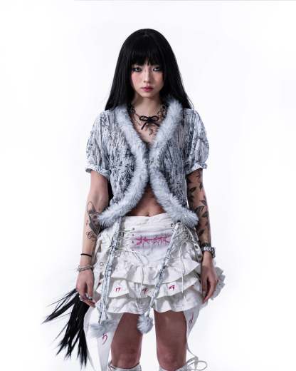 <IT's N0T BLACK & WHITE> - WHITE CYGNUS OLOR