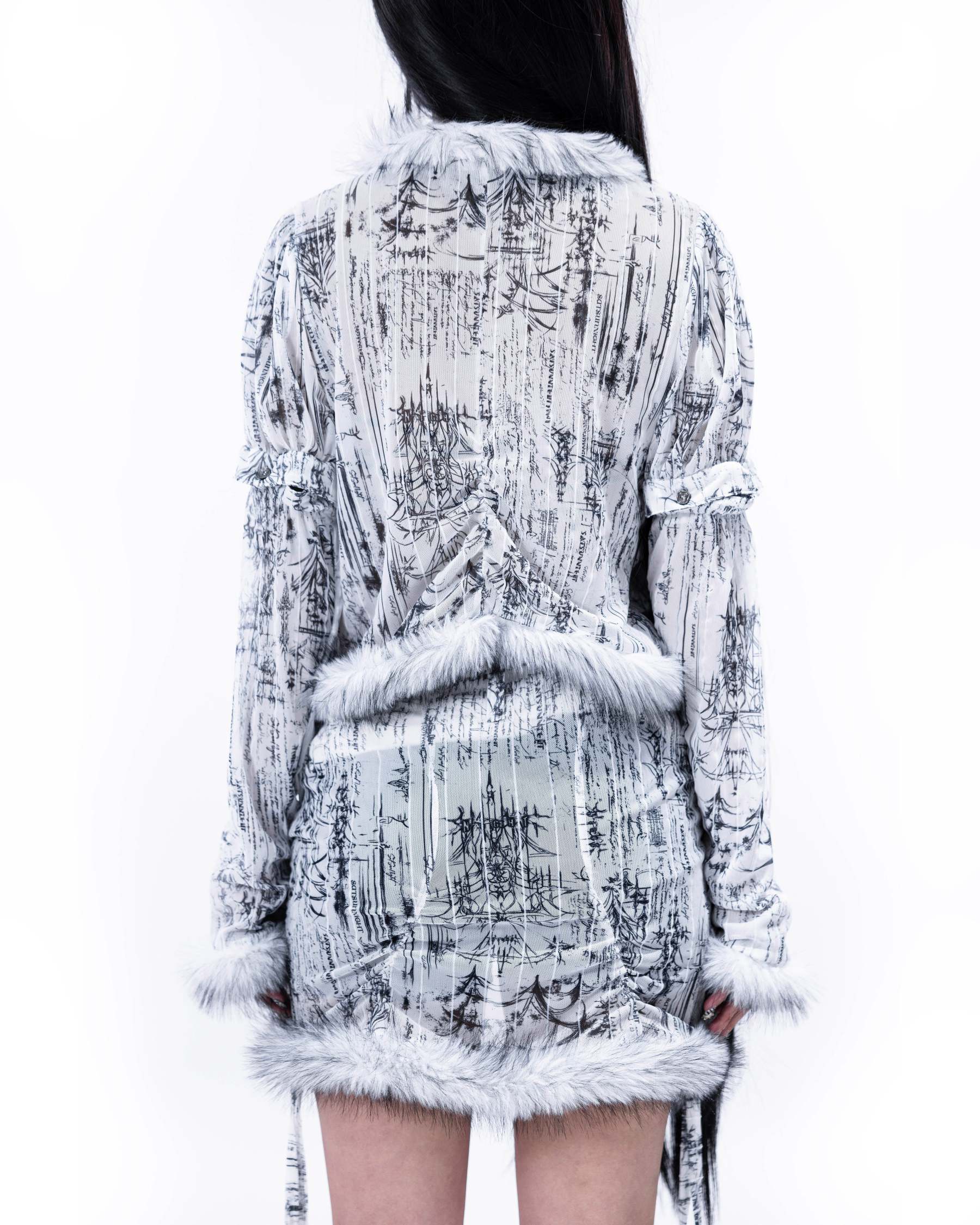 <IT's N0T BLACK & WHITE> - WHITE CYGNUS OLOR