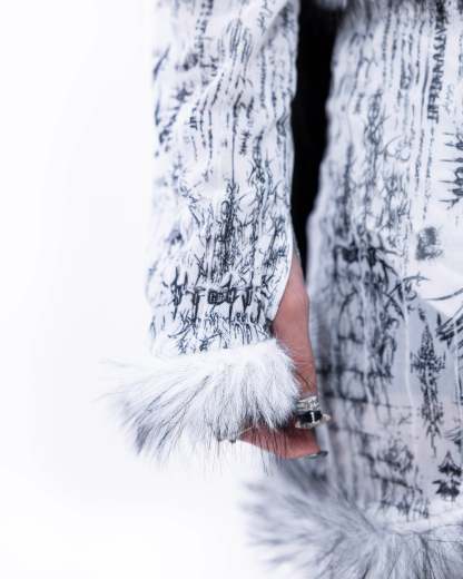 <IT's N0T BLACK & WHITE> - WHITE CYGNUS OLOR