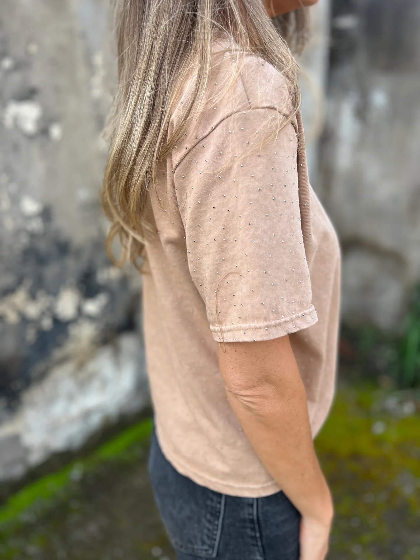 Casual faded rivet T-shirt