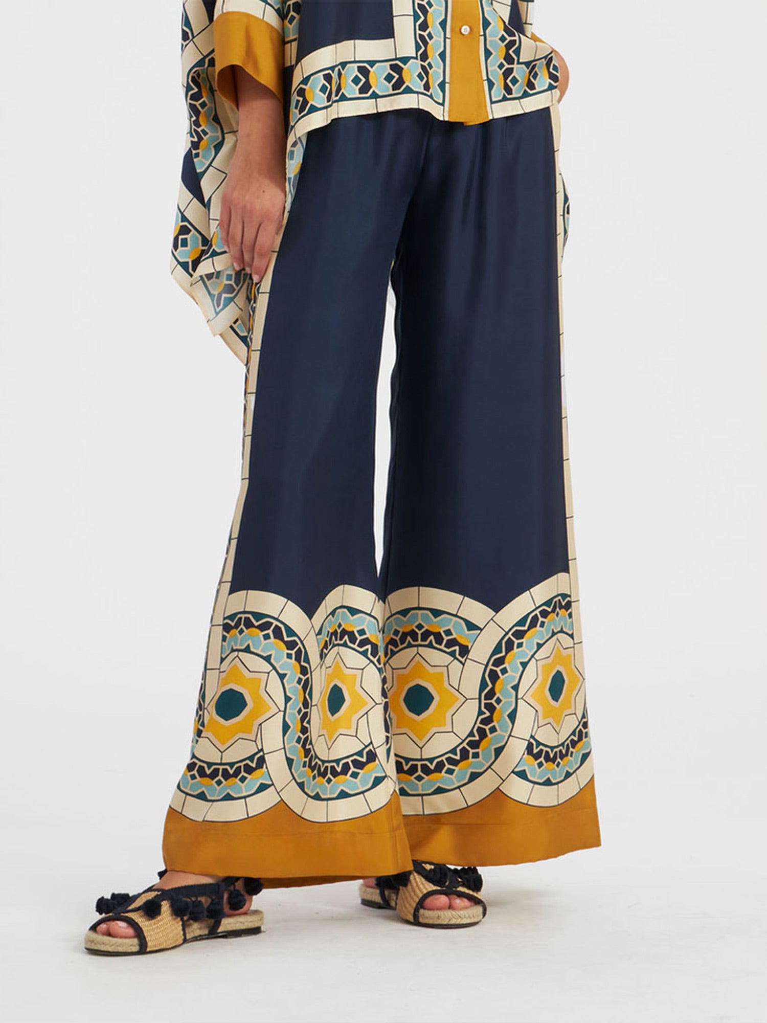 Geometric Print Wide-Leg Pants