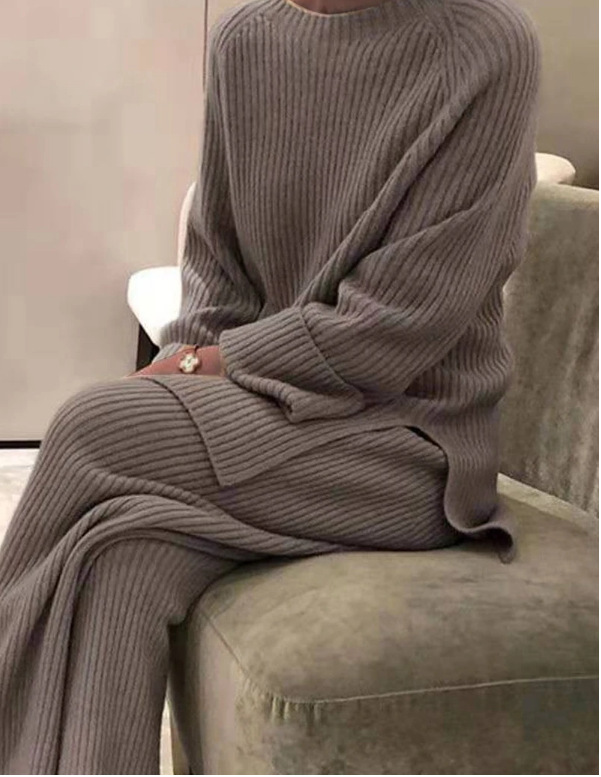 Autumn/winter solid color knitted cashmere sweater set