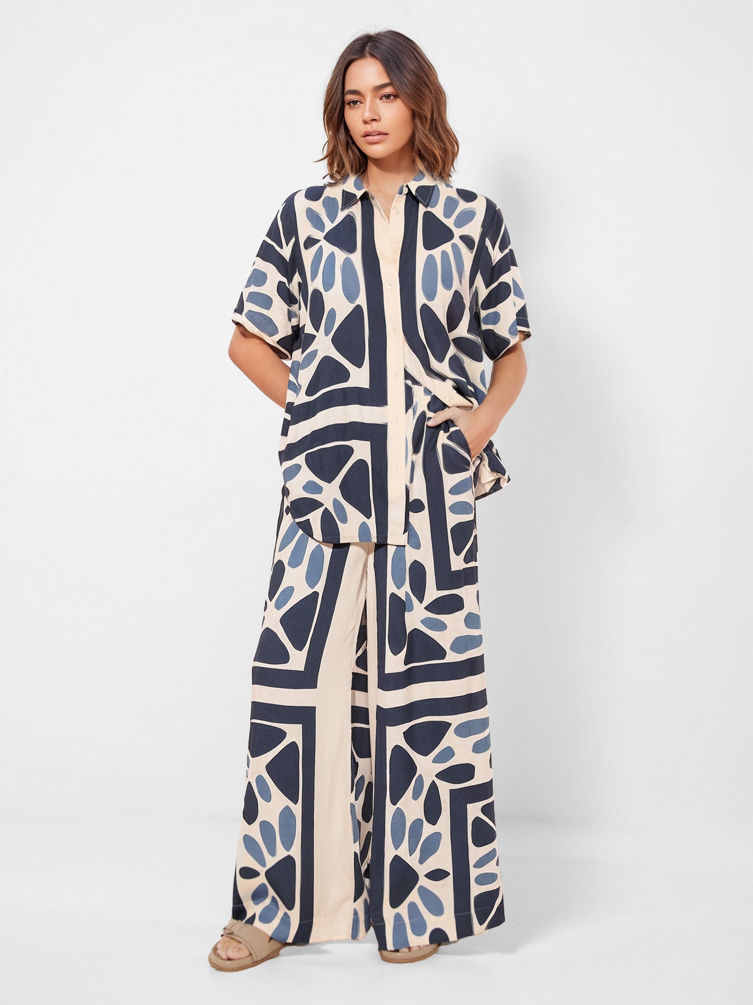 Modern Geo Print Wide-Leg Pants