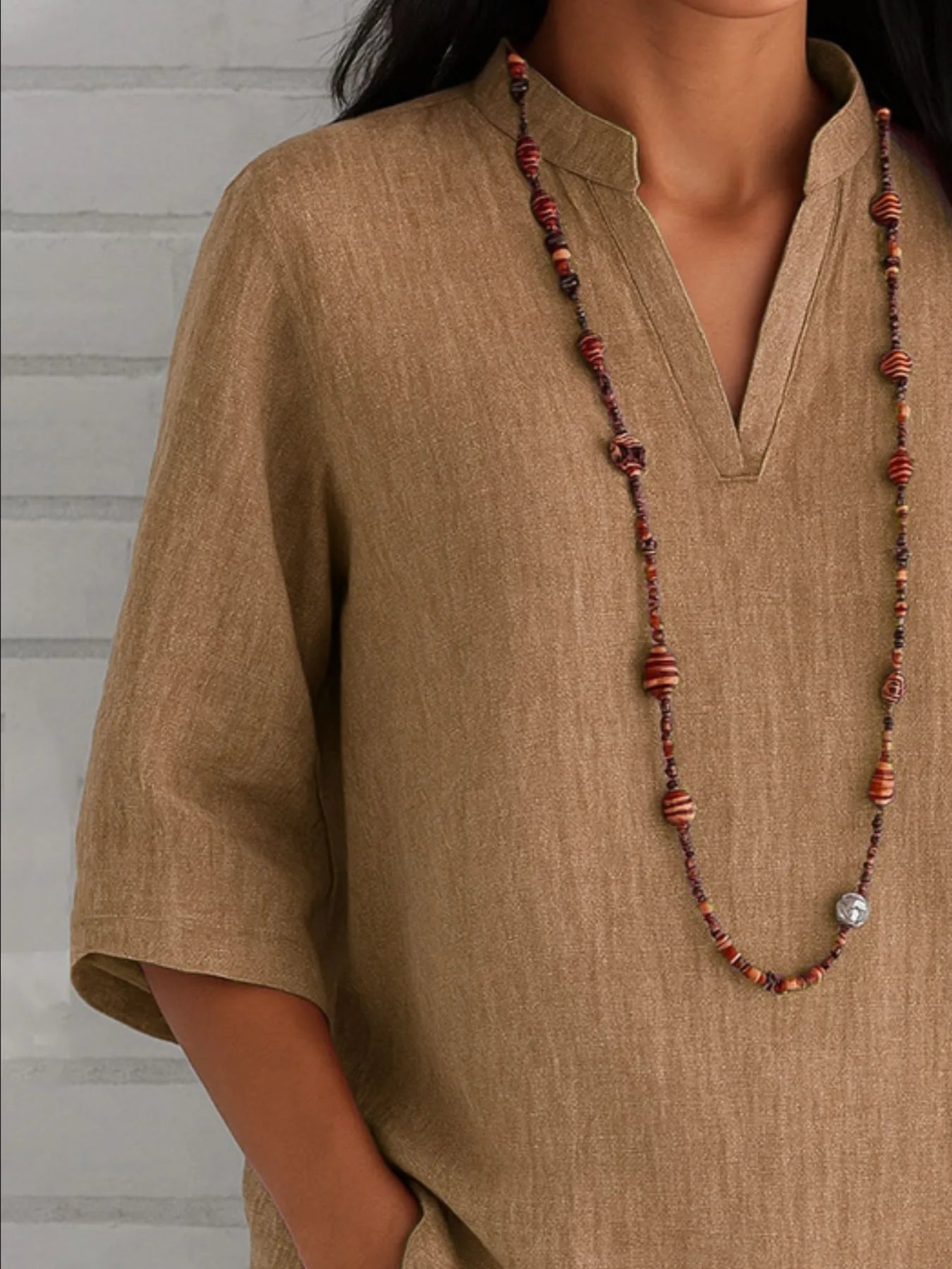 Three-quarter sleeve slit shirt