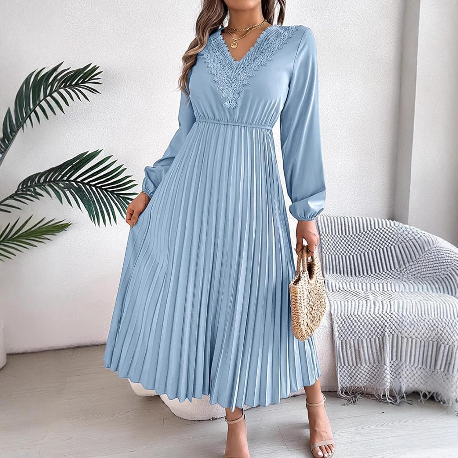 🎄Christmas Sale🔥Women's V-neck long-sleeved pleated lace high-waisted maxi dress