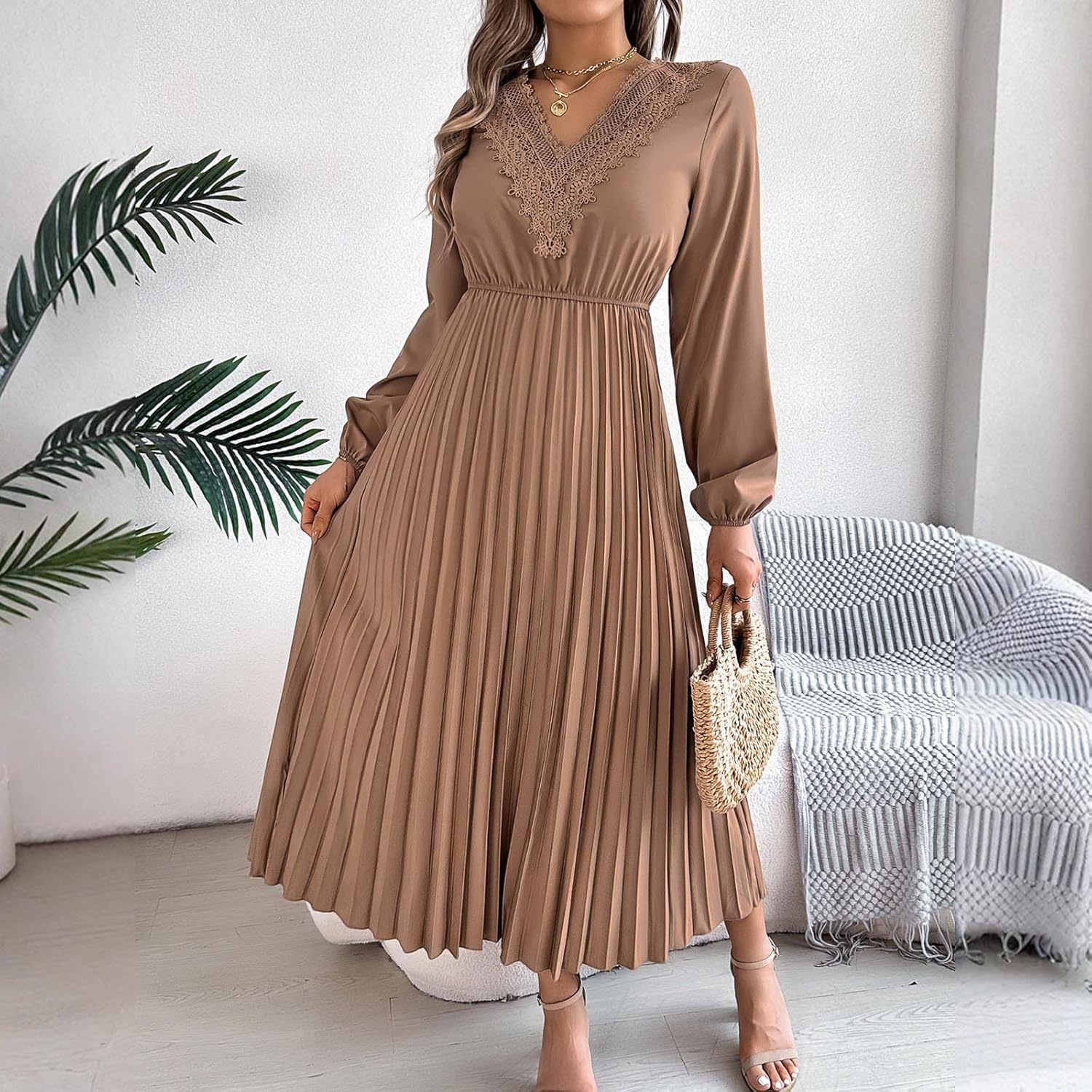 🎄Christmas Sale🔥Women's V-neck long-sleeved pleated lace high-waisted maxi dress