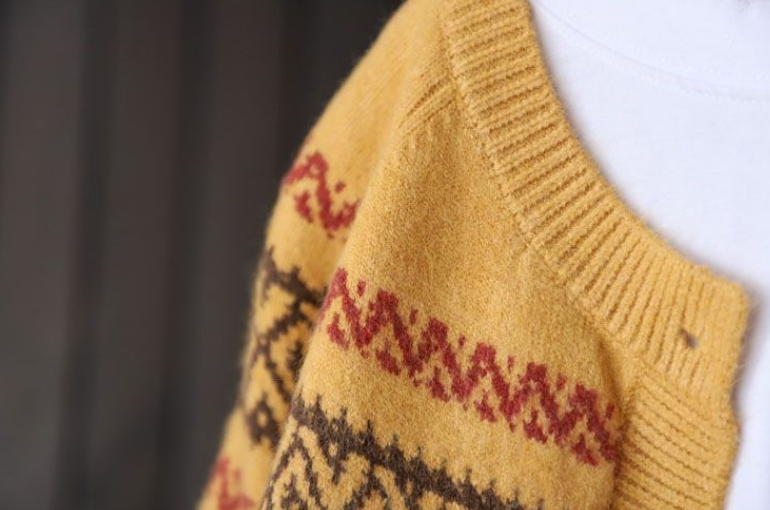 Corespun raglan sleeve knitted cardigan