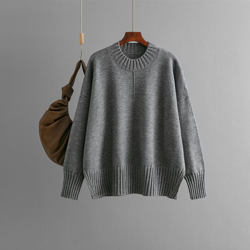 Crew-neck knit loose base shirt