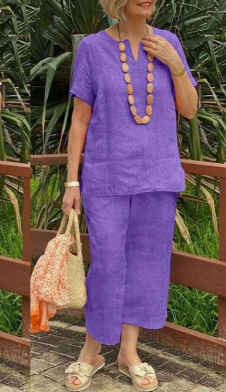 A loose and casual cotton and linen suit of 2 pieces