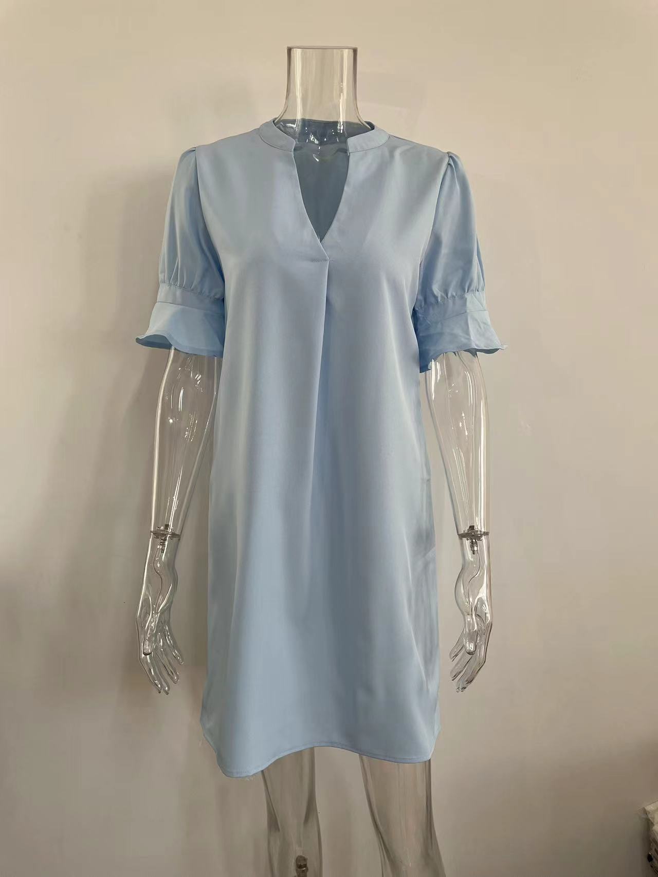 A V-Neck Loose Five-Quarter Sleeve Dress