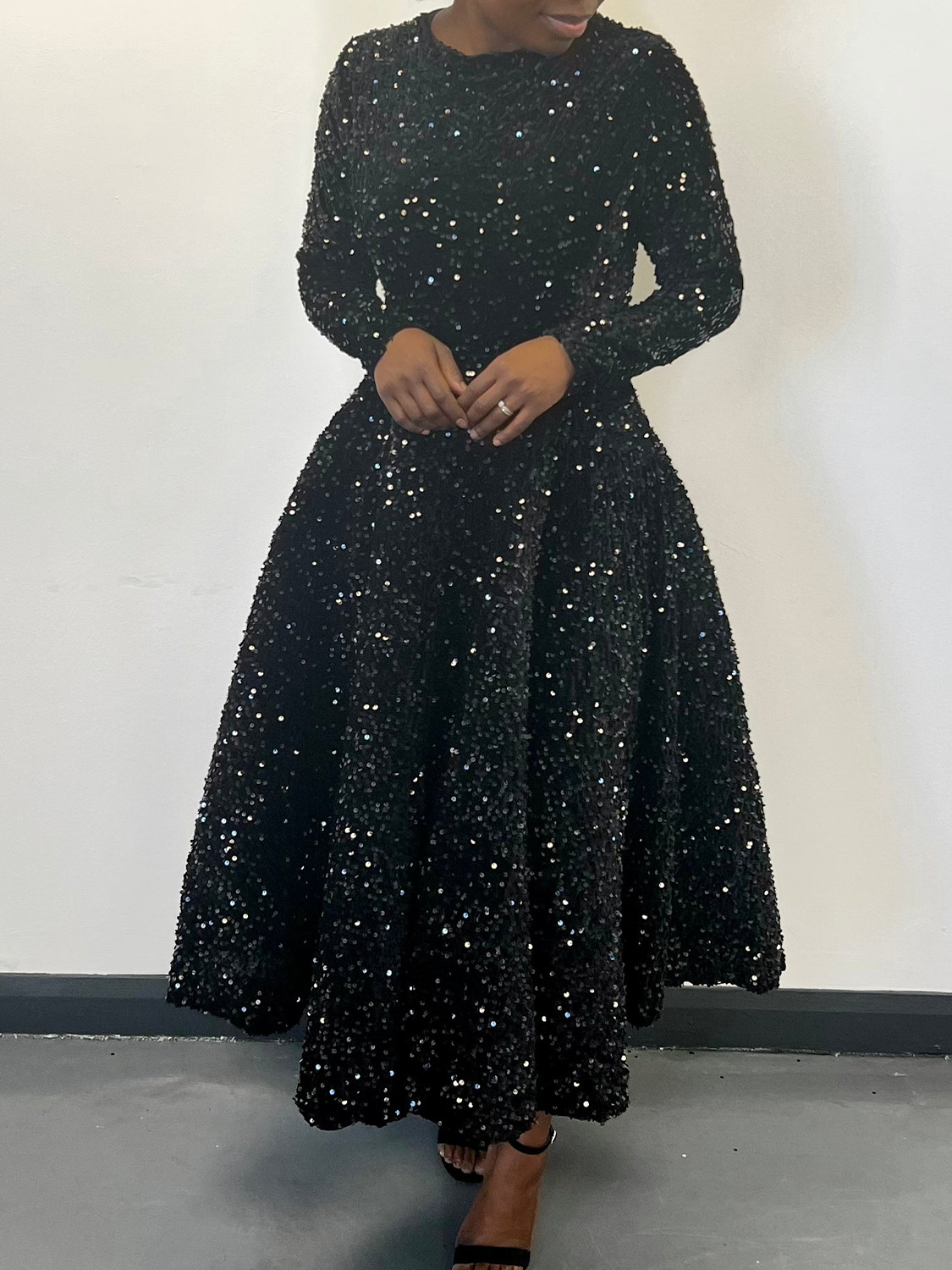 2025 Round Neck Sequined Elegant Christmas Long-Sleeved Dress
