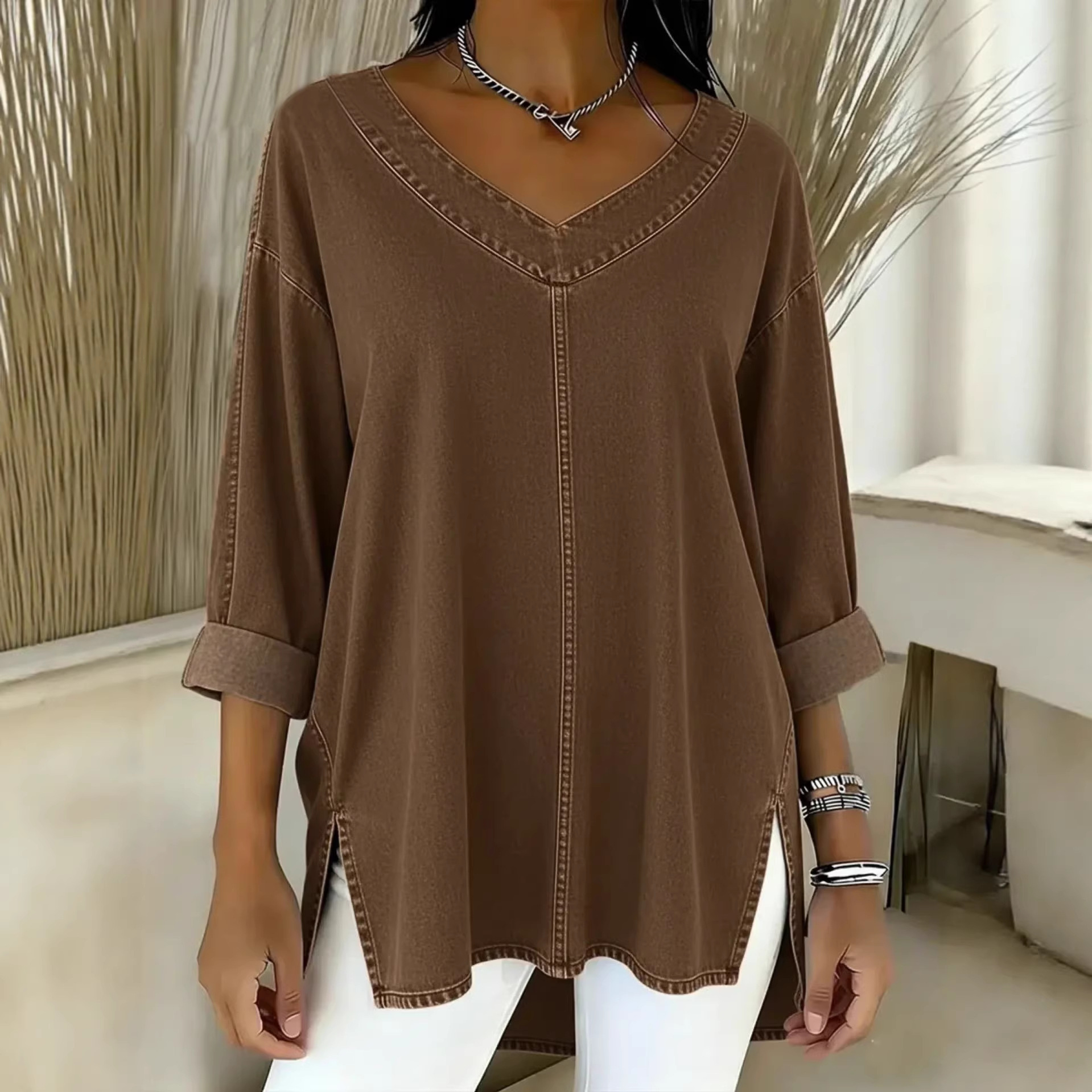 2026 Stylish and classic V-neck denim shirt