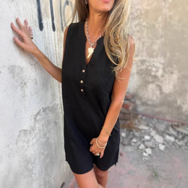 Women's Sleeveless Dress With Button Pocket And V-Neckline