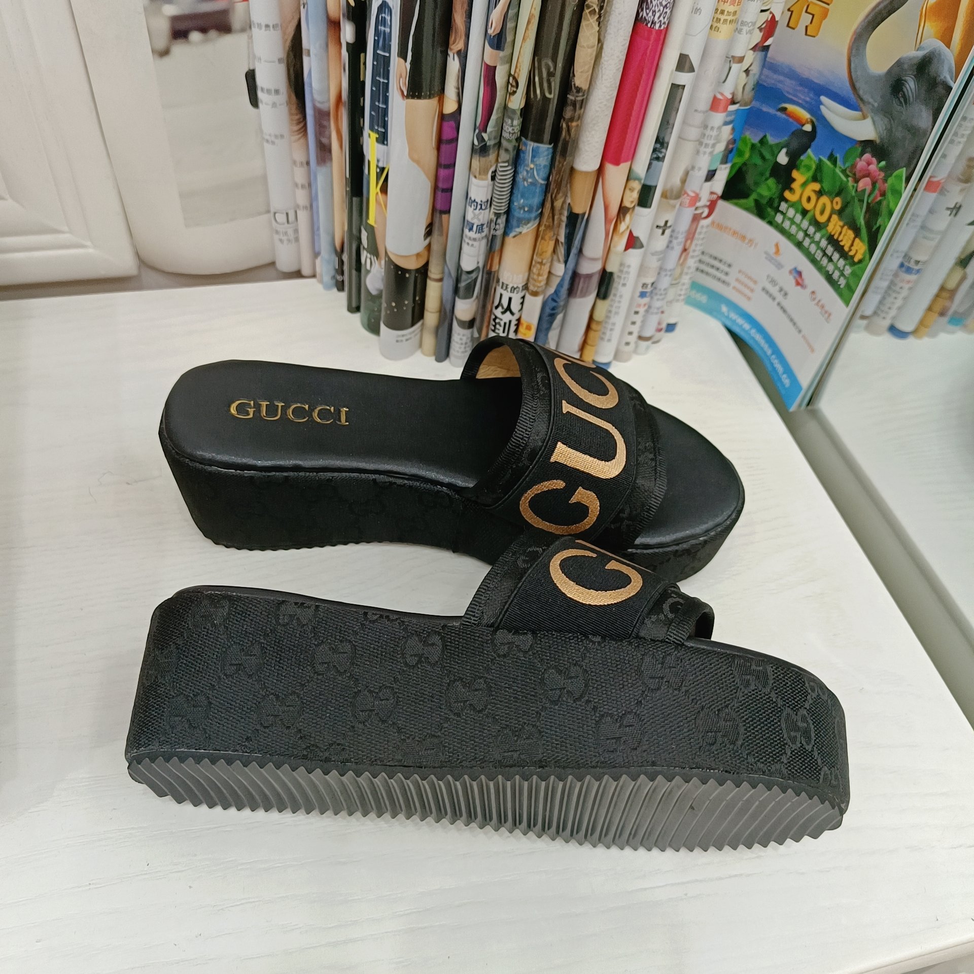 WOMEN'S PLATFORM SLIDE SANDAL