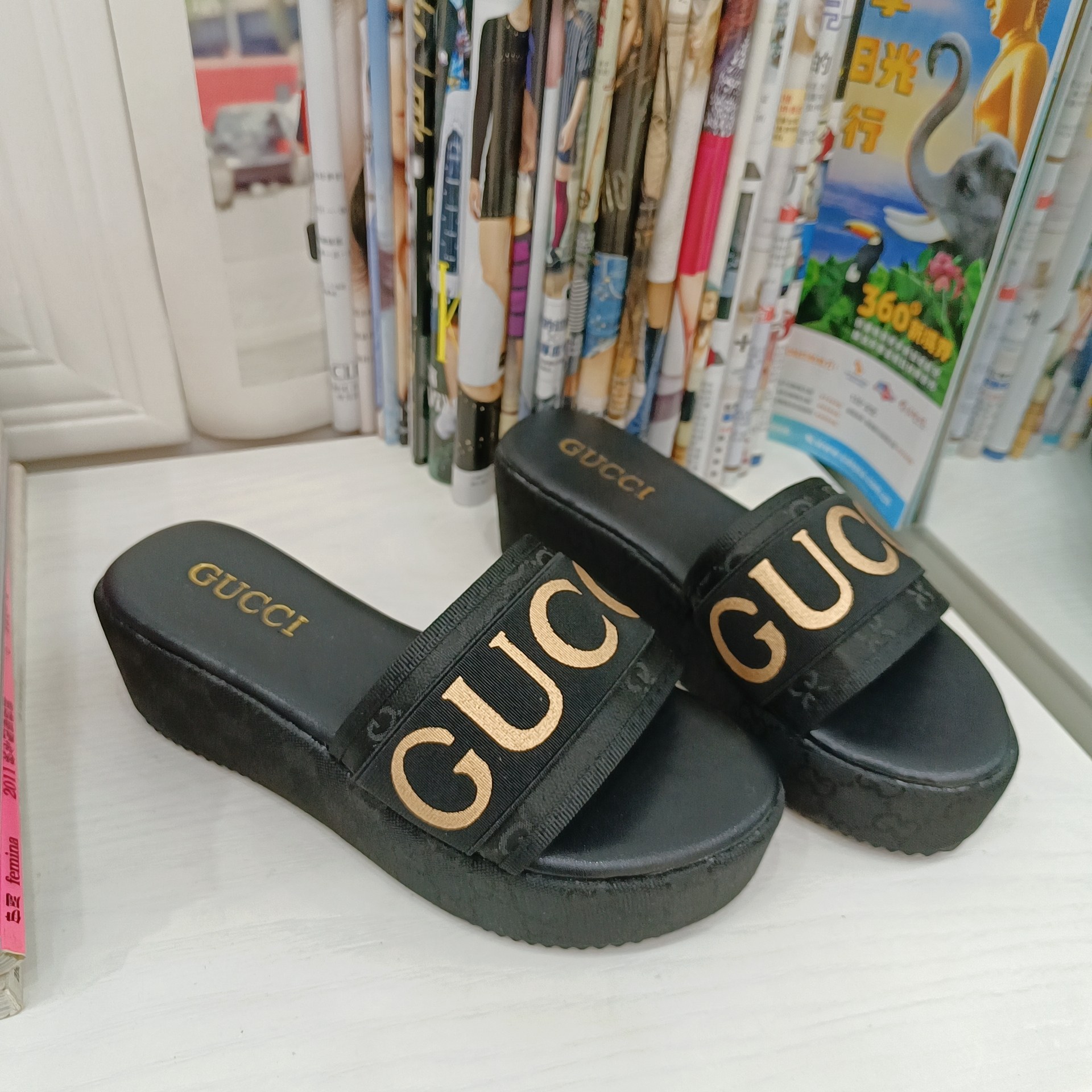 WOMEN'S PLATFORM SLIDE SANDAL