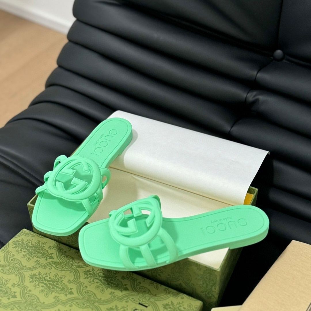 WOMEN'S INTERLOCKING G SLIDE SANDAL