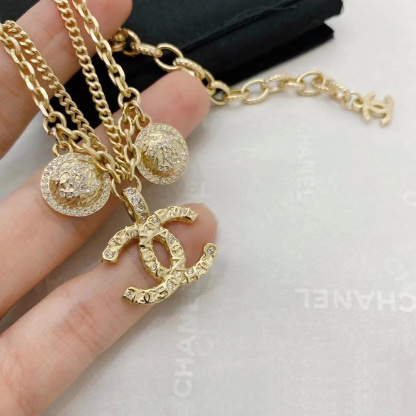Vintage Style Double C Double Cameo Bracelet
