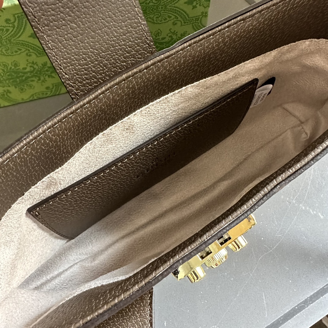 PADLOCK SMALL SHOULDER BAG