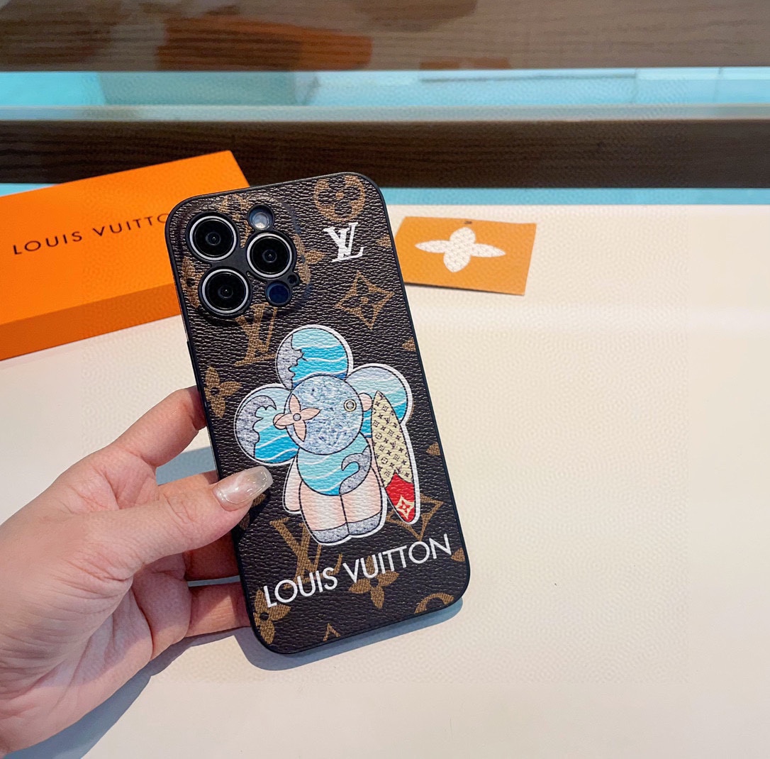 Fine hole edge leather phone case