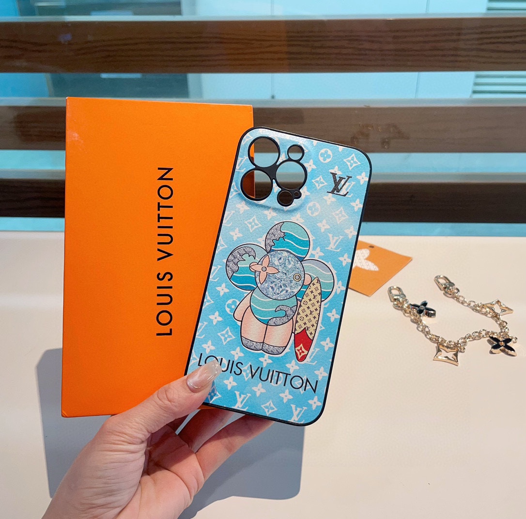 Fine hole edge leather phone case