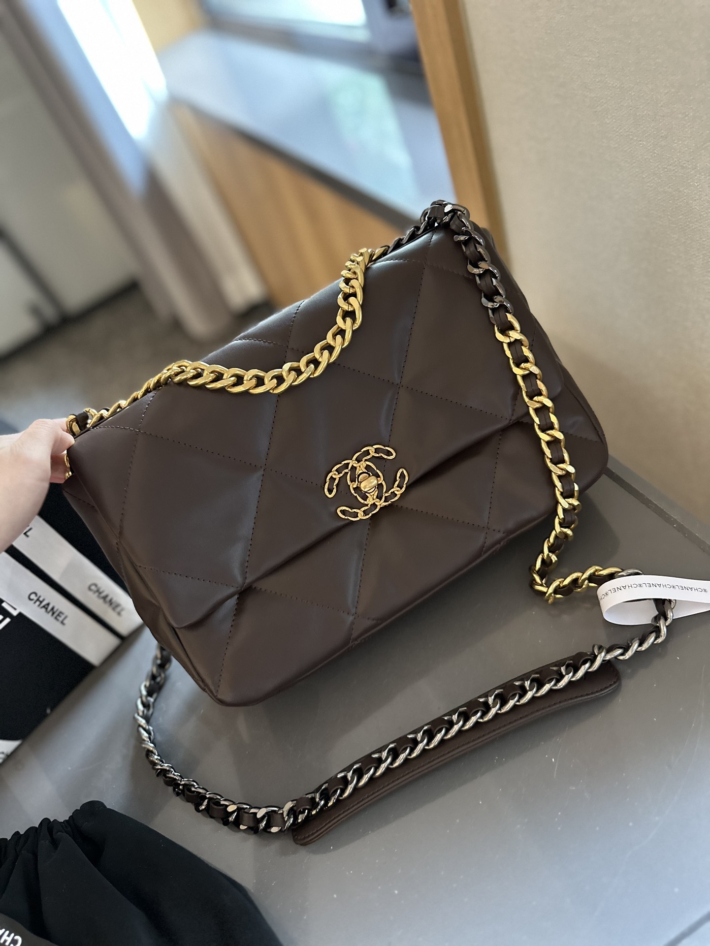 19 HANDBAG