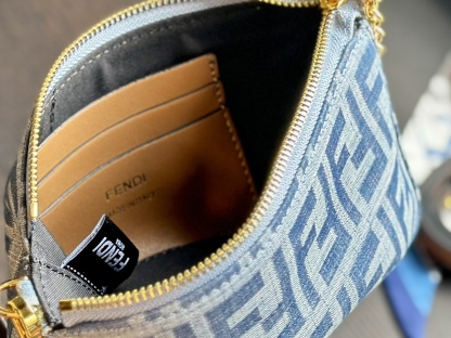 Baguette Pouch