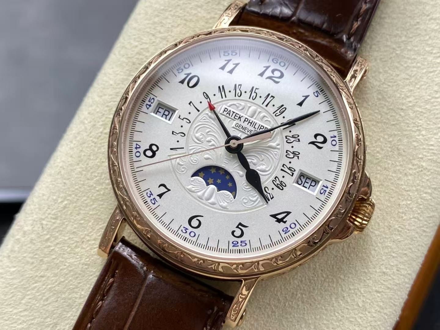 Patek Philippe Perpetual Calendar 5160/500R Retrograde Perpetual Calendar | 2024 | Neu New |