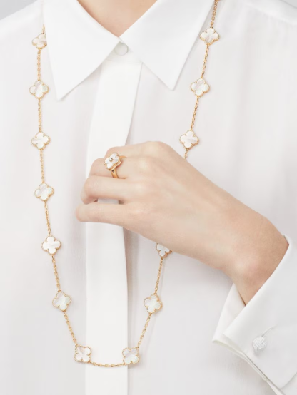 Vintage Alhambra Ring