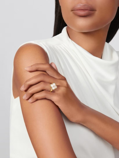 Vintage Alhambra Ring