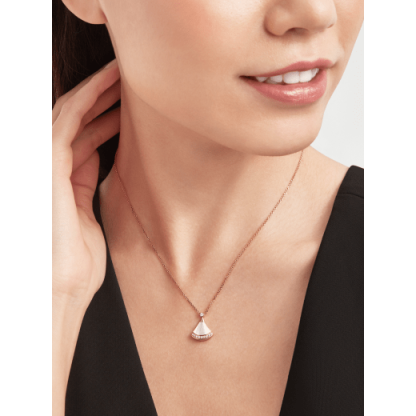 DIVAS DREAM NECKLACE