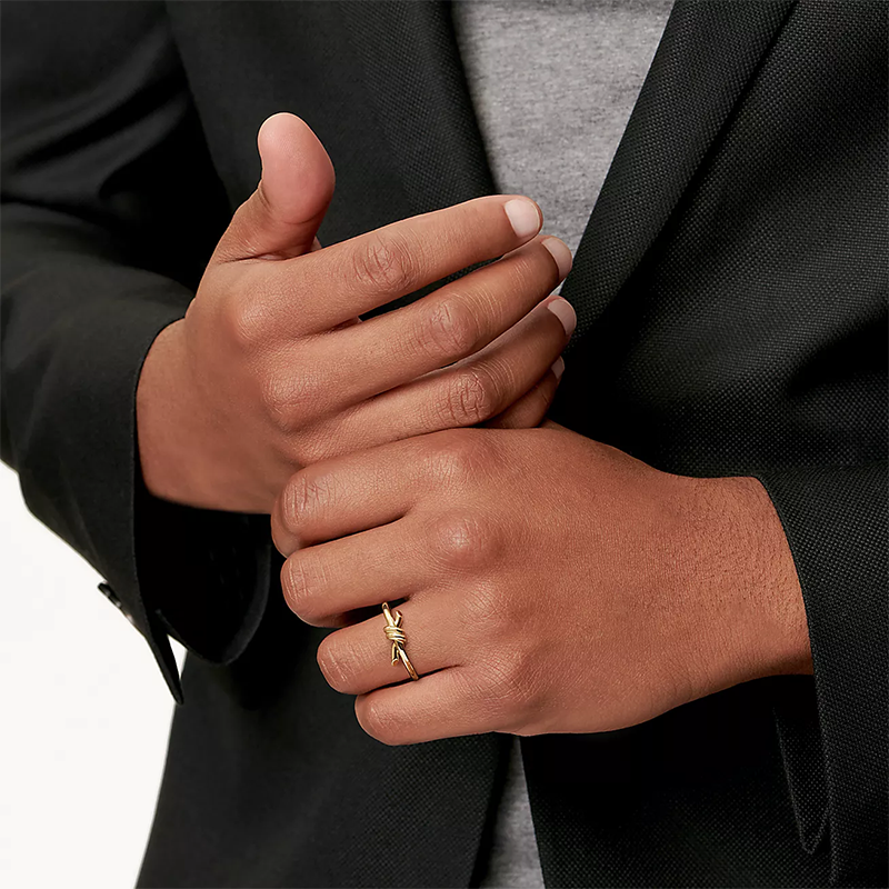 Knot Ring in Yellow Gold