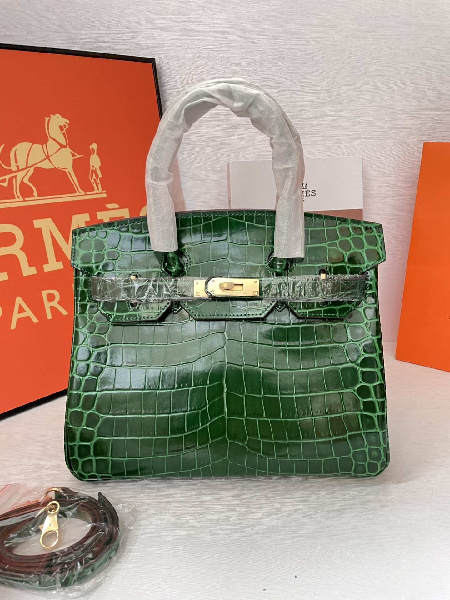 Birkin 30 Bag Graphite Niloticus Crocodile with Gold Hardware