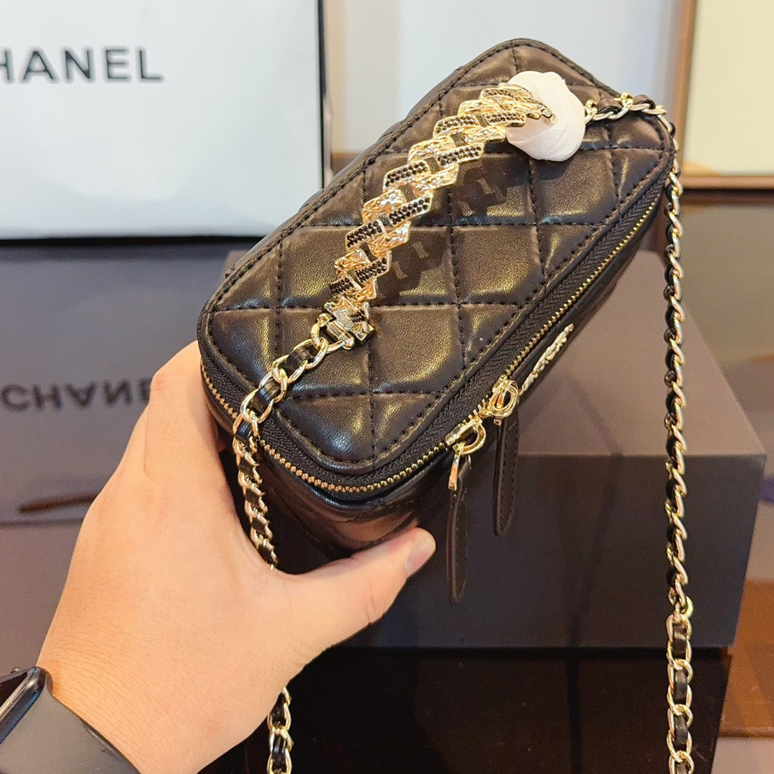 Clutch with Chain