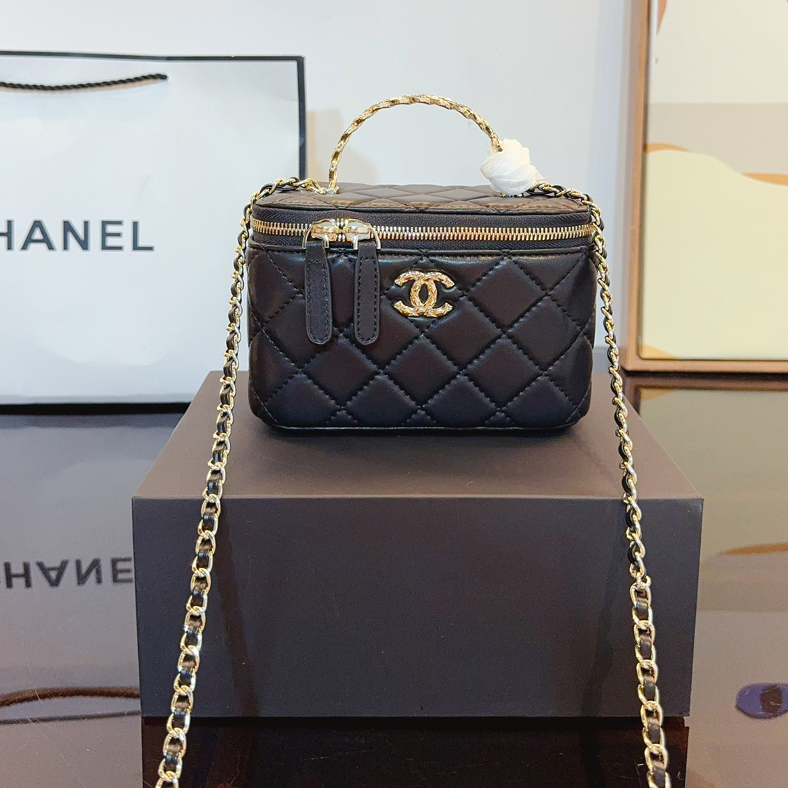 Clutch with Chain