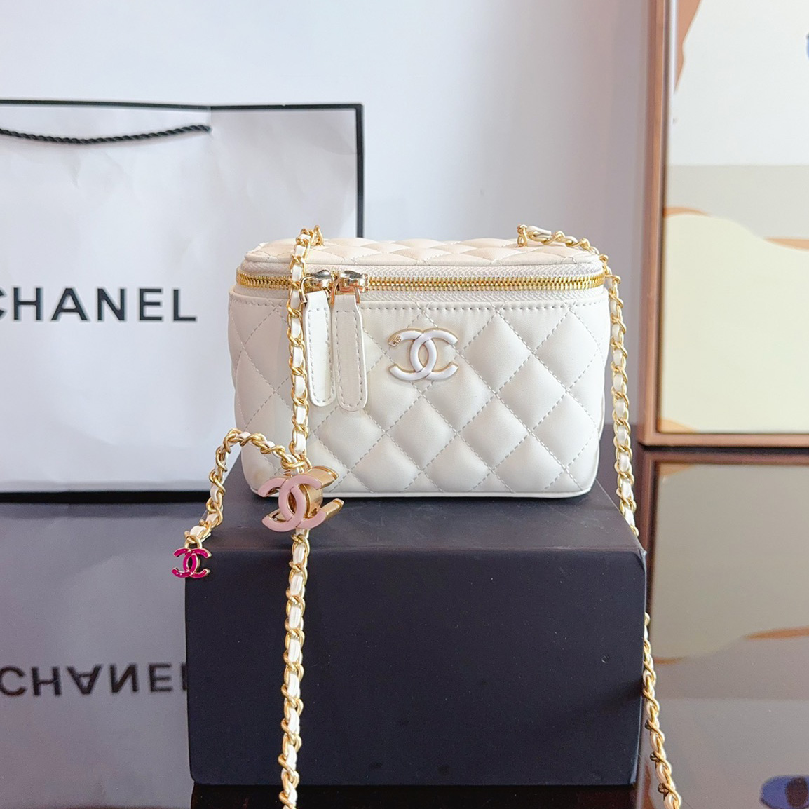 Clutch with Chain