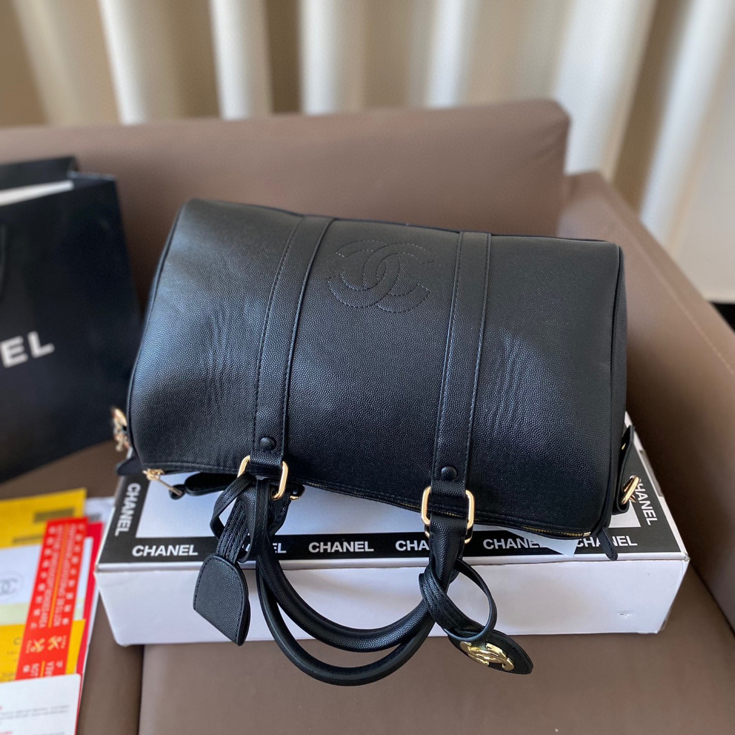 Two-hand travel bag