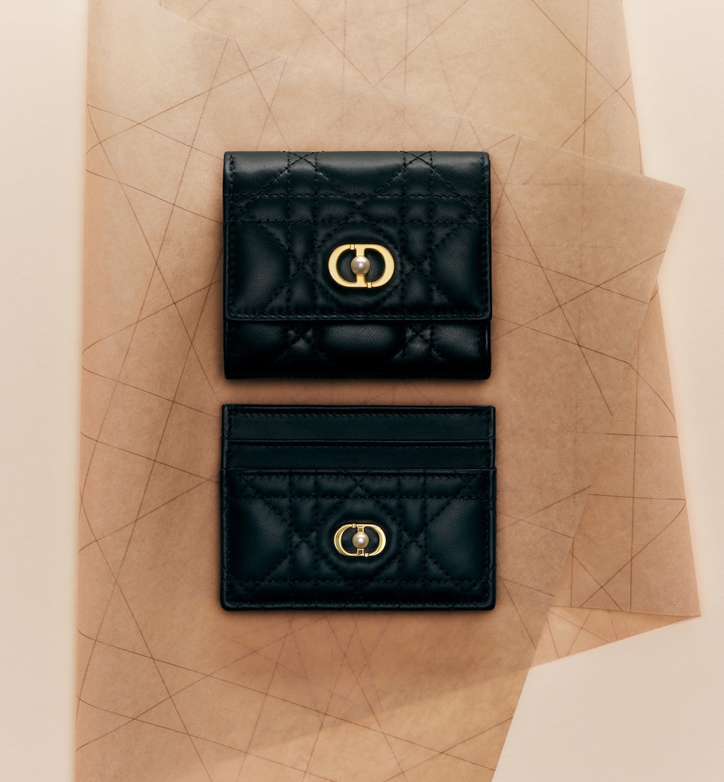Jolie Freesia Card Holder