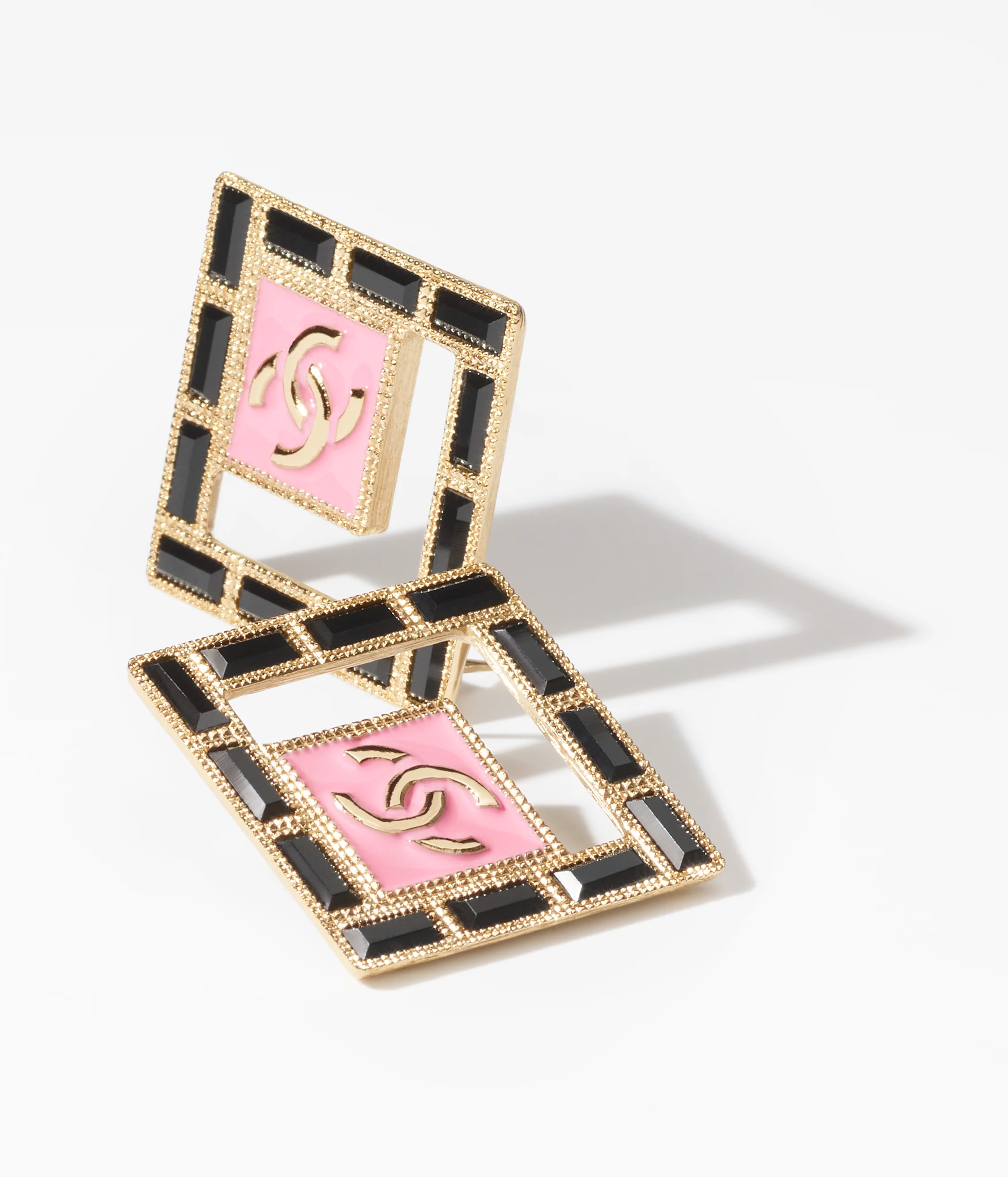 STUD EARRINGS