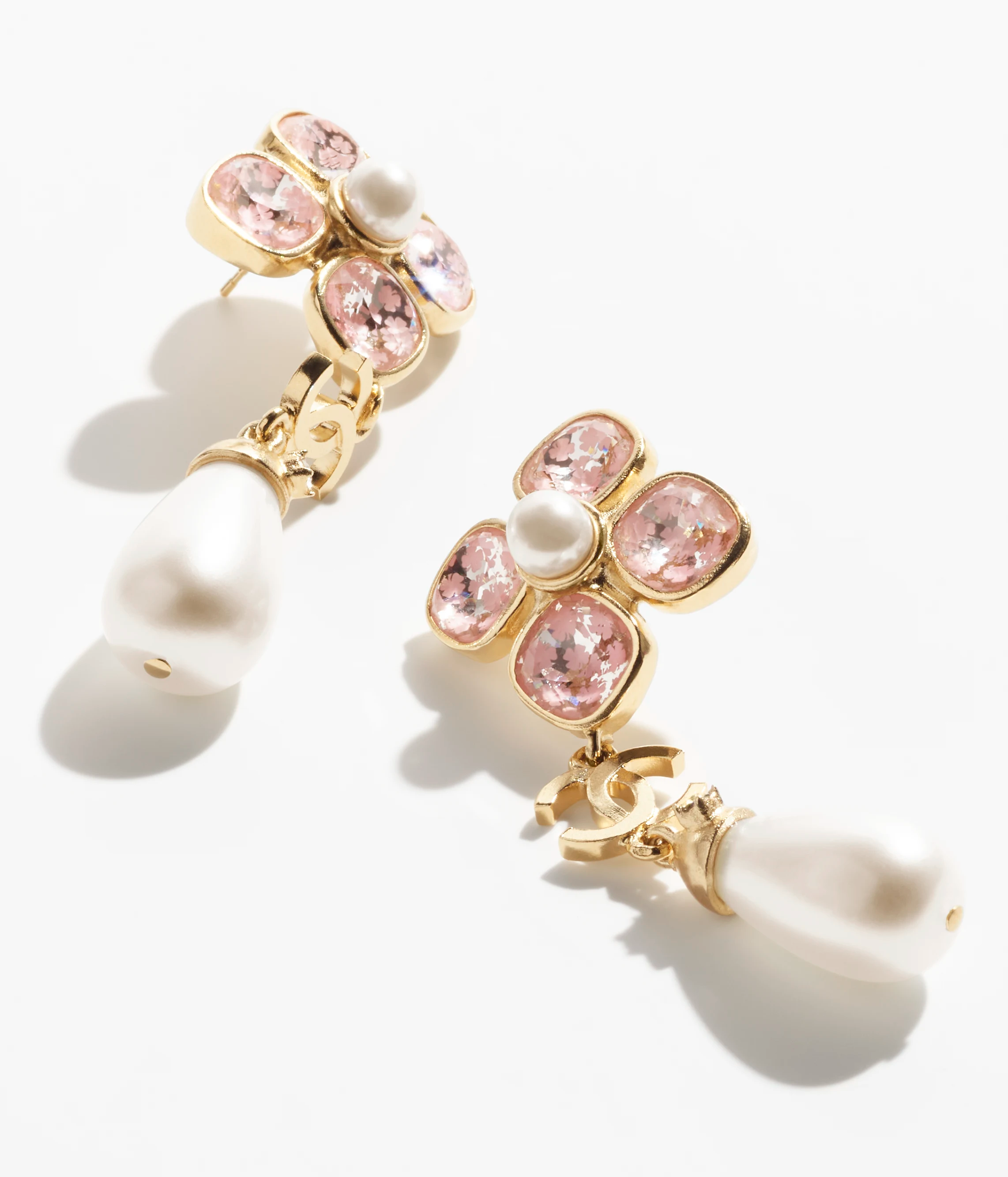 PENDANT EARRINGS