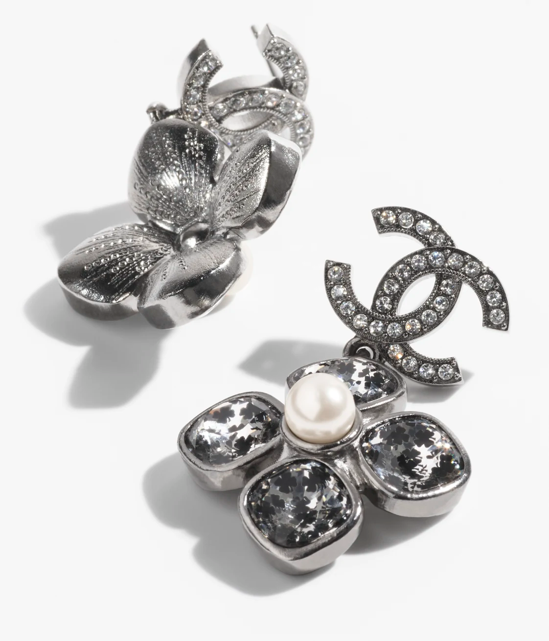 PENDANT EARRINGS