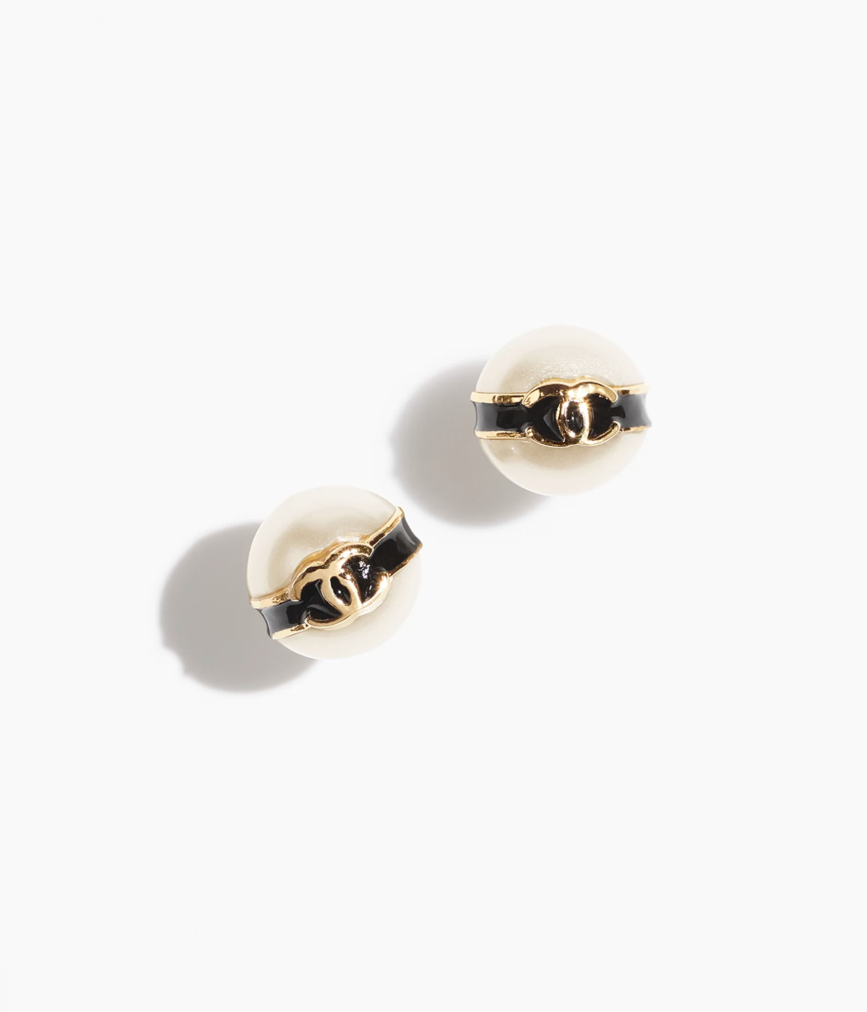 STUD EARRINGS