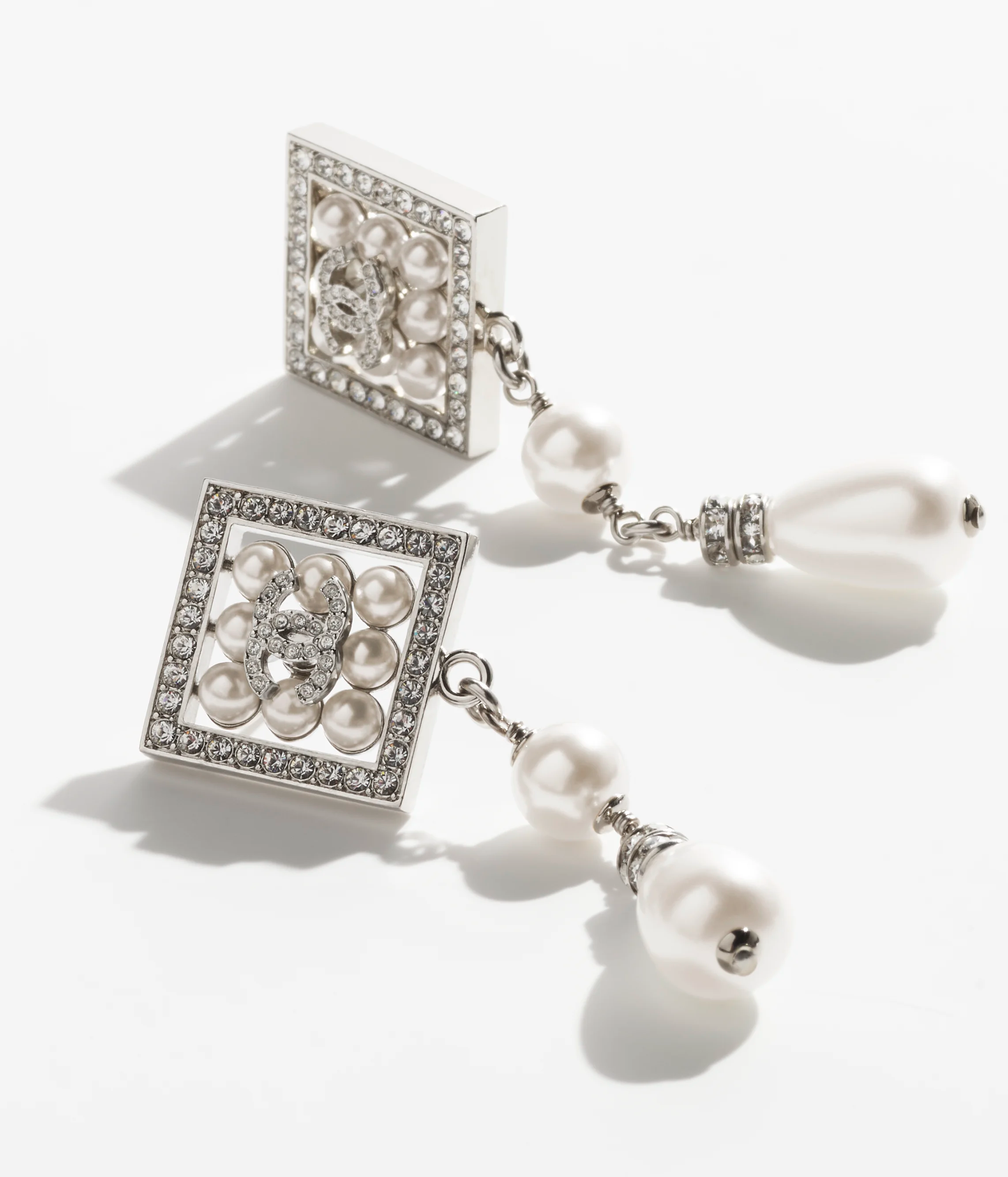 PENDANT EARRINGS