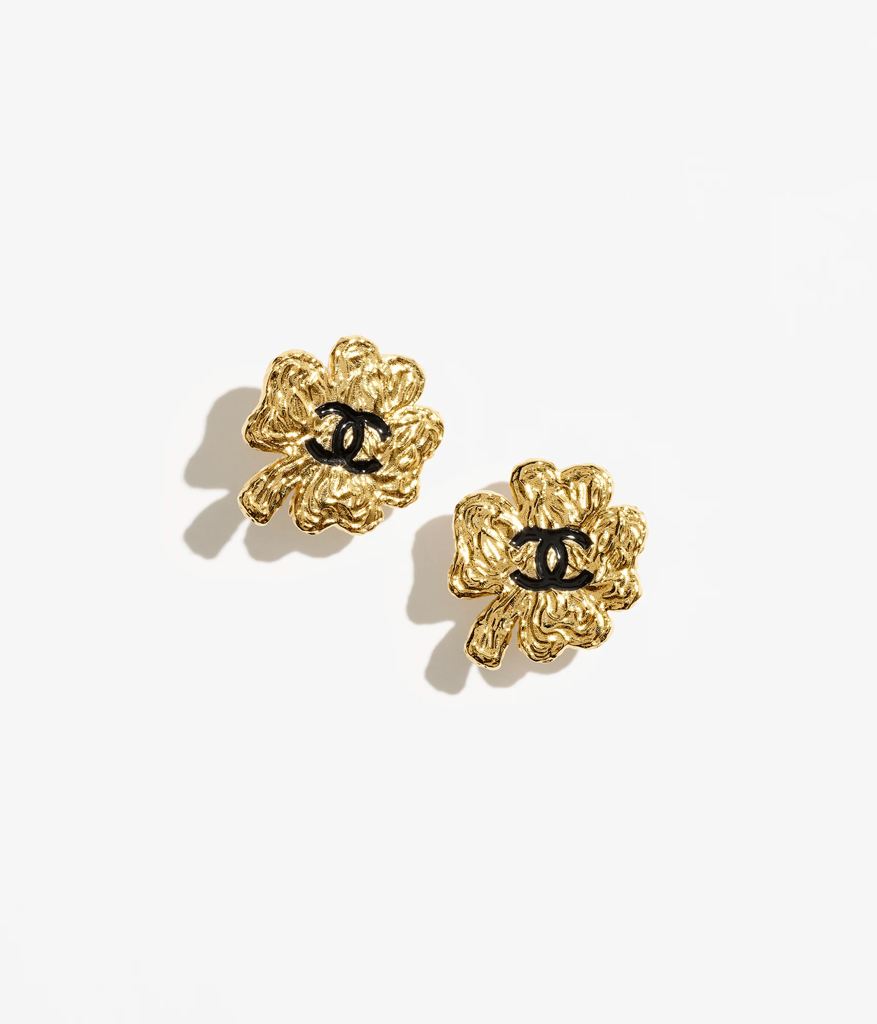 STUD EARRINGS