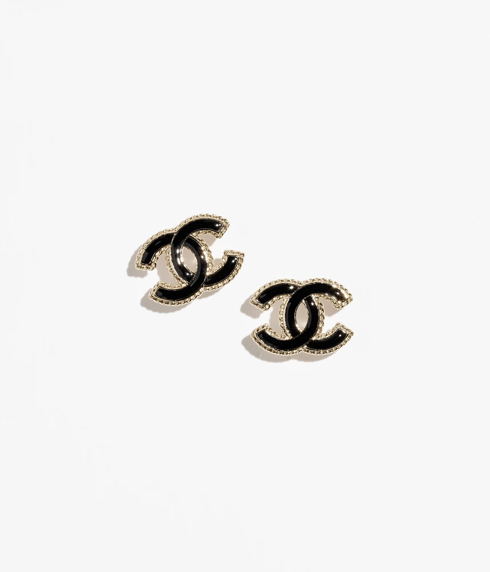 STUD EARRINGS