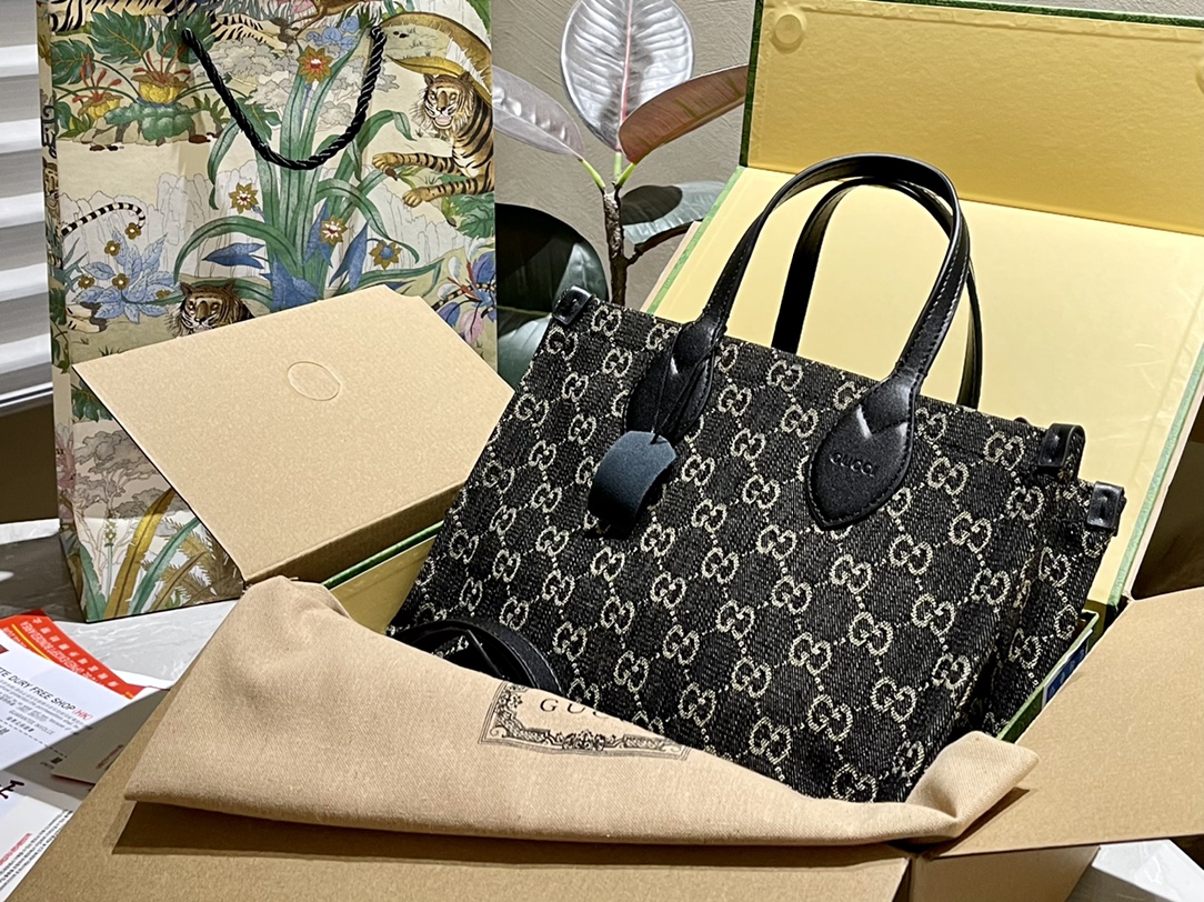 Ophidia  large tote bag