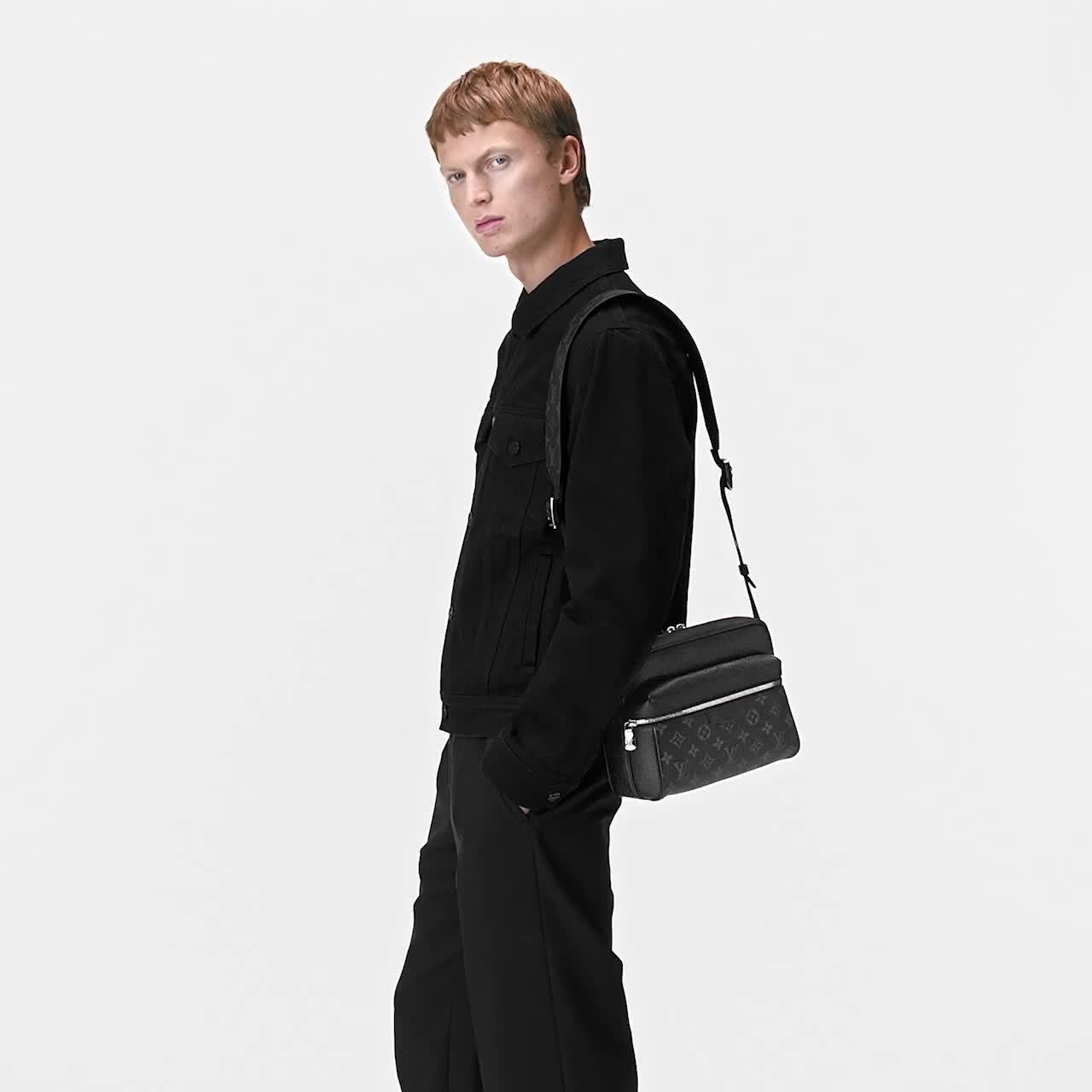 Outdoor Messenger M30233