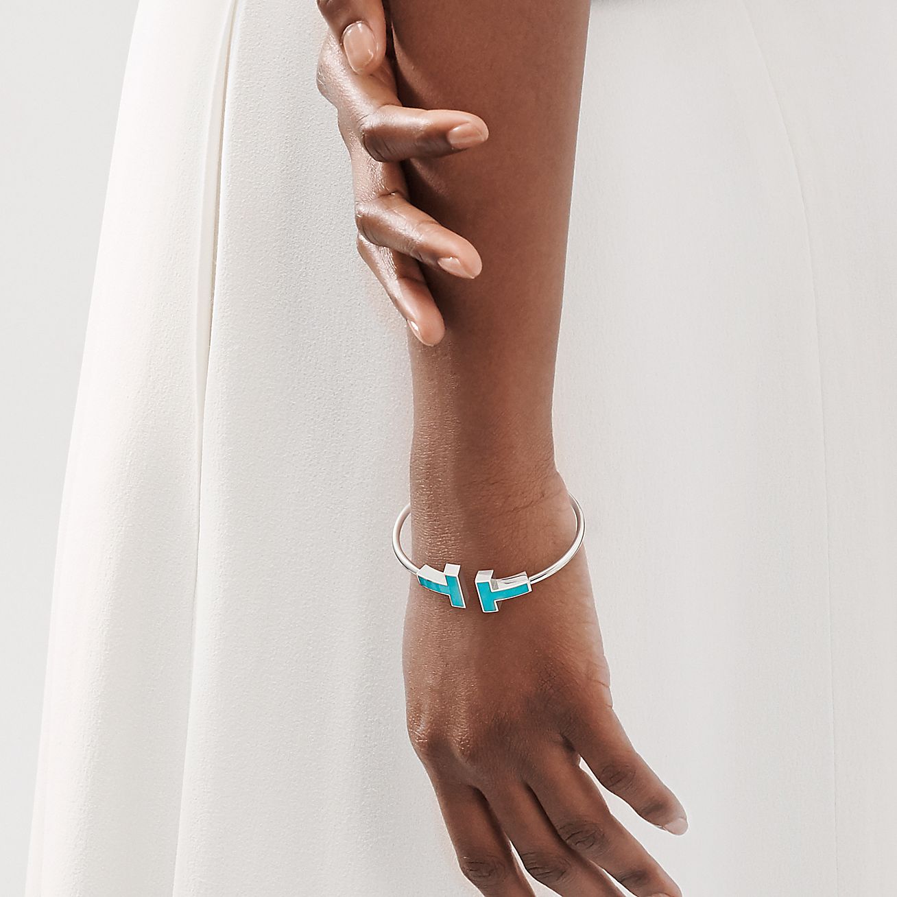T Wide Turquoise Wire Bracelet in 18k White Gold