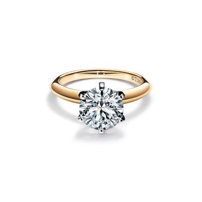 The 庐 Setting Engagement Ring in 18k Yellow Gold